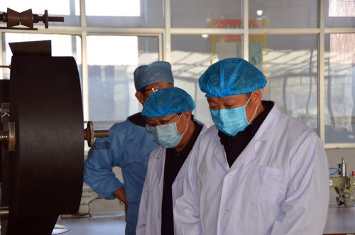 臨沂市市場(chǎng)監(jiān)督管理局副局長(zhǎng)韓波來沂南調(diào)研口罩生產(chǎn)情況